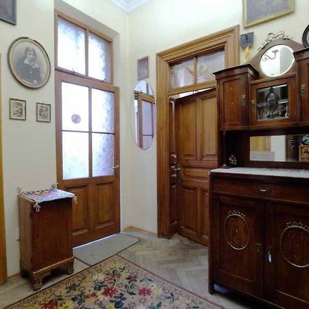 לבוב "Eva Stories" Movie Apartment On Rynok Square מראה חיצוני תמונה