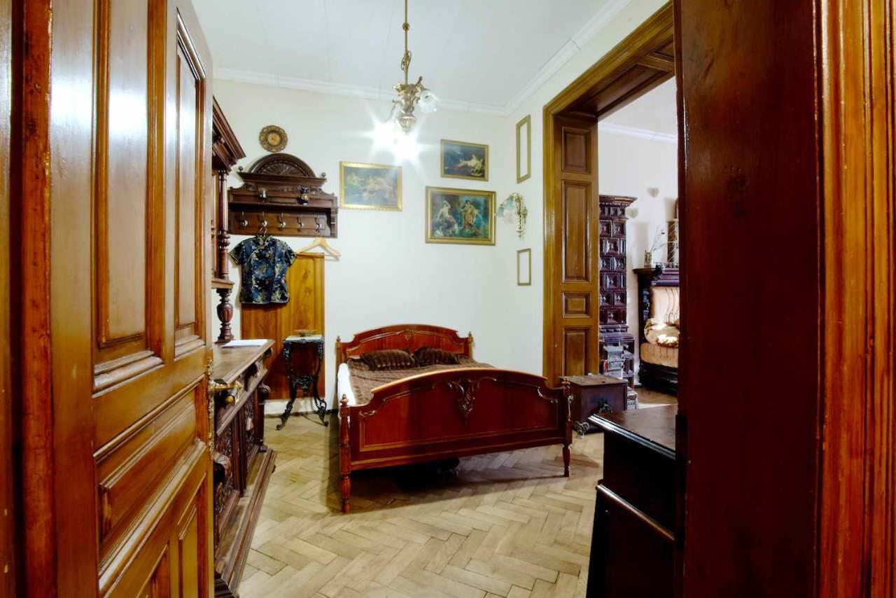 לבוב "Eva Stories" Movie Apartment On Rynok Square מראה חיצוני תמונה
