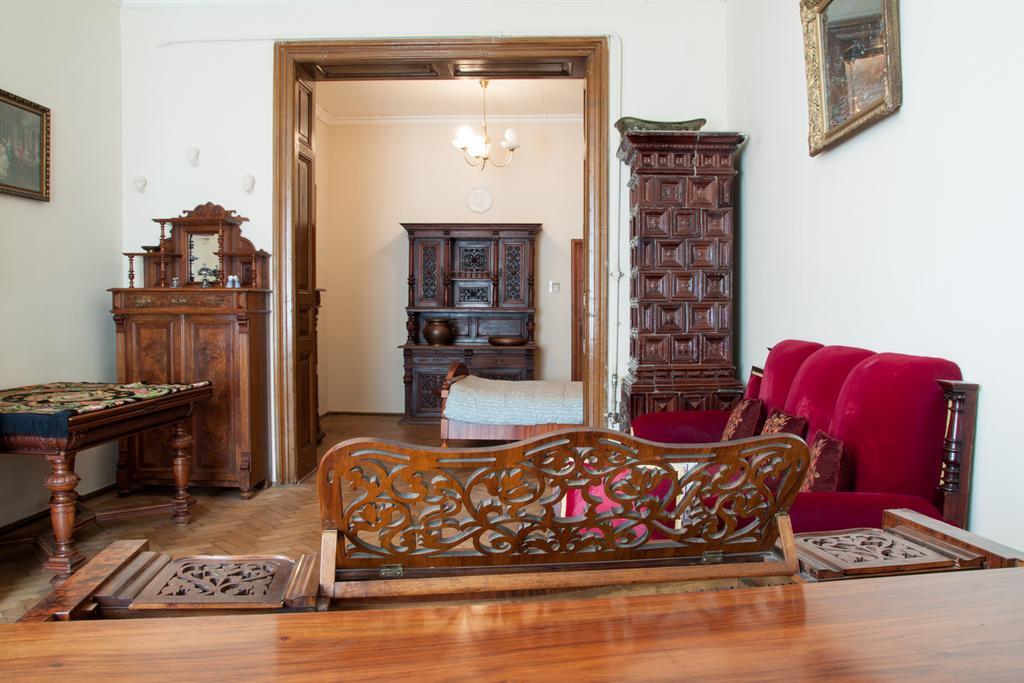 לבוב "Eva Stories" Movie Apartment On Rynok Square מראה חיצוני תמונה