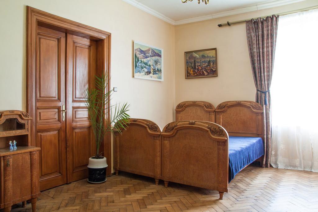 לבוב "Eva Stories" Movie Apartment On Rynok Square מראה חיצוני תמונה