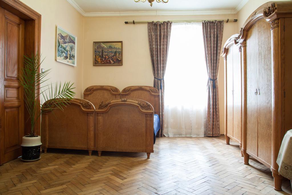 לבוב "Eva Stories" Movie Apartment On Rynok Square מראה חיצוני תמונה