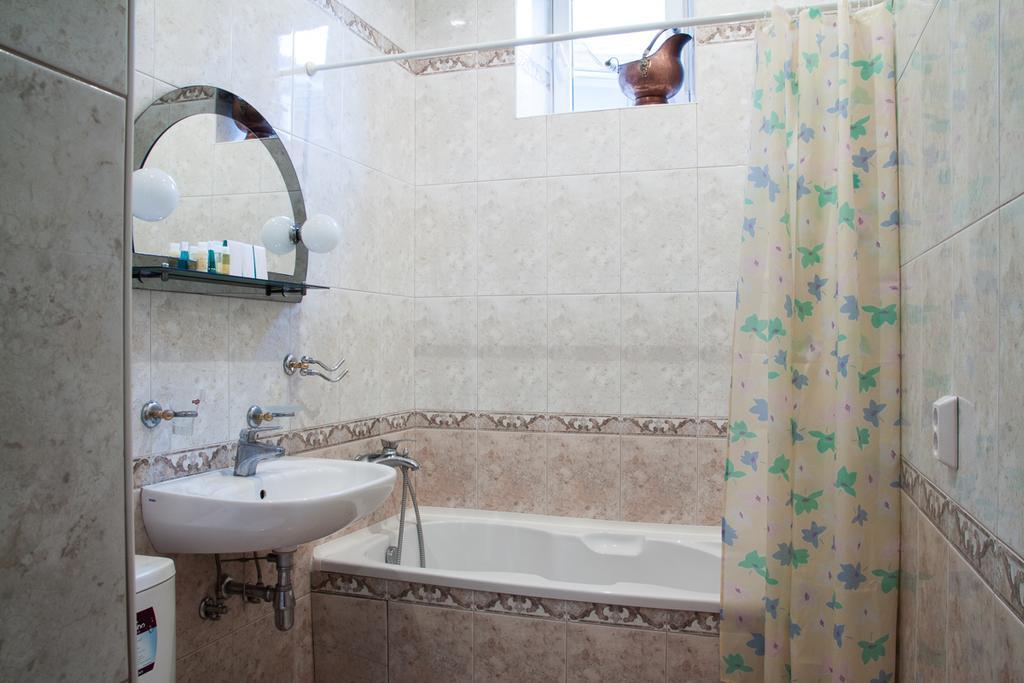 לבוב "Eva Stories" Movie Apartment On Rynok Square מראה חיצוני תמונה