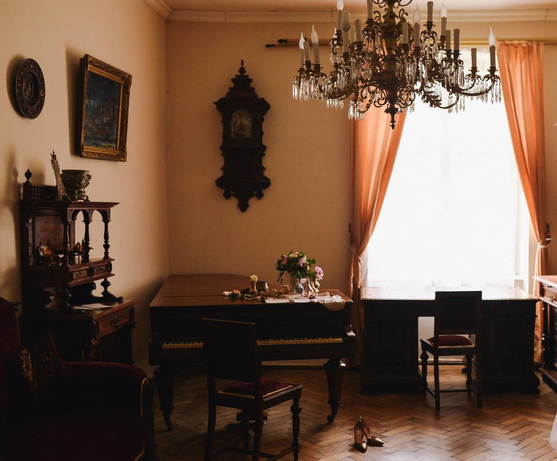 לבוב "Eva Stories" Movie Apartment On Rynok Square מראה חיצוני תמונה